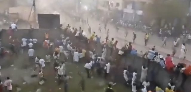 几内亚发生球迷冲突引起踩踏,已致约50人死亡