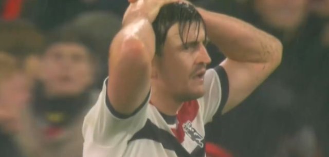 马奎尔错失绝杀,内维尔赛后谈及此球:不可置信