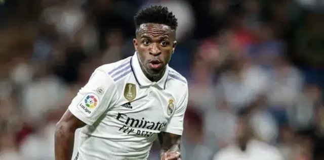 维尼修斯进球助皇马反超,新庆祝动作GET