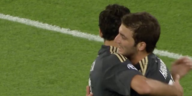 足坛小烟枪,阿根廷神锋伊瓜因37岁生日快乐!