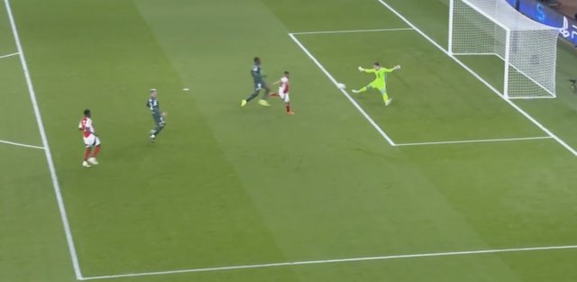 第6轮次欧冠最佳扑救出炉,哪个是你的心头好