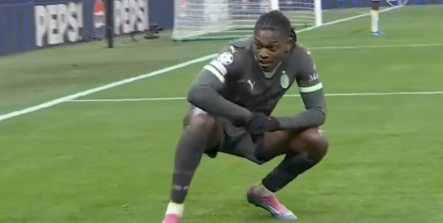 冷静地停球,冷静地射门,冷静地庆祝