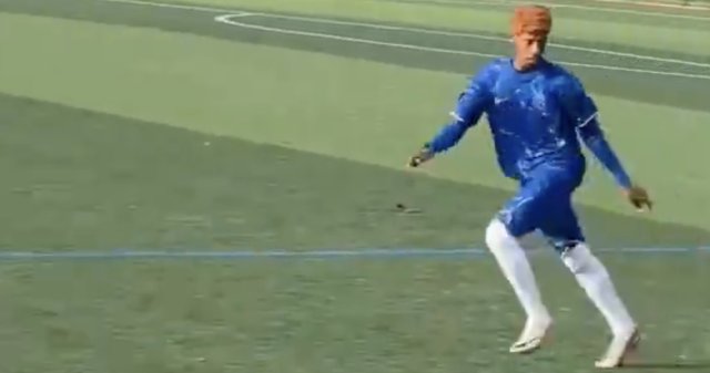 除了这头秀发,其他简直一毛一样