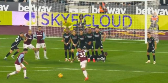 英超11月最佳进球候选公布,哪个进球最精彩?