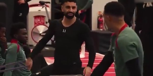 太子遭遇职场“霸凌”,一脸无辜的样子